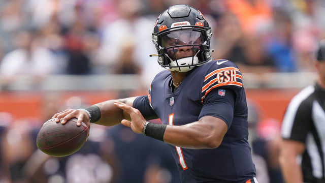 CHICAGO, IL - AUGUST 21: Chicago Bears quarterback Justin Fields (1) throws the football during a preseason game between the Chicago Bears and the Buffalo Bills on August 21, 2021 at Soldier Field in Chicago, IL.
