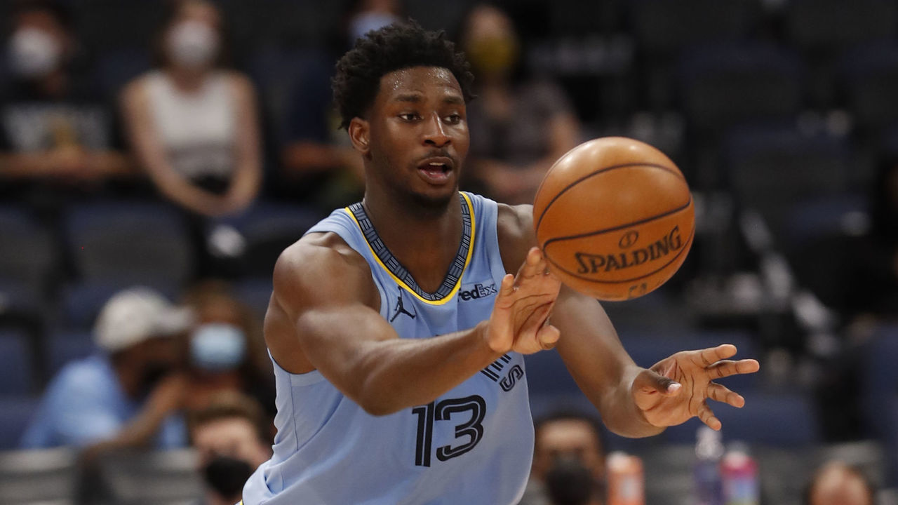TAMPA, FL- MAY 8: Jaren Jackson Jr. #13 of the Memphis Grizzlies passes the ball during the game against the Toronto Raptors on May 8, 2021 at Amalie Arena in Tampa, Florida. Mandatory Copyright Notice: Copyright 2021 NBAE