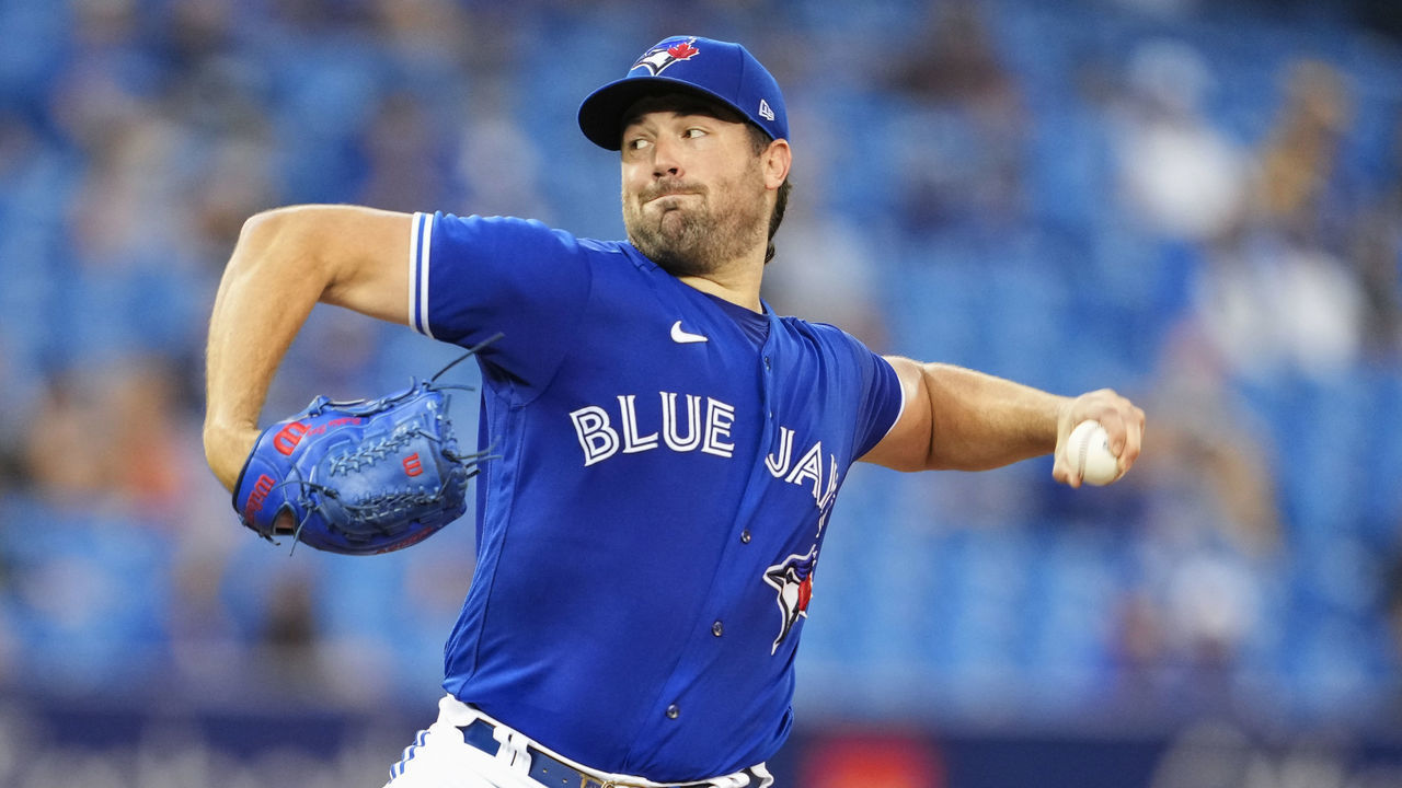 TORONTO, ONTARIO - AUGUST 25: Robbie Ray #38 of the Toronto Blue Jays pitches to the Chicago White Sox in the third inning during their MLB game at the Rogers Centre on August 25, 2021 in Toronto, Ontario, Canada.