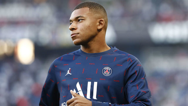 PARIS, FRANCE - AUGUST 14: Kylian Mbappe #7 of Paris Saint-Germain warms up before the Ligue 1 Uber Eats match between Paris Saint Germain and Strasbourg at Parc des Princes on August 14, 2021 in Paris, France.