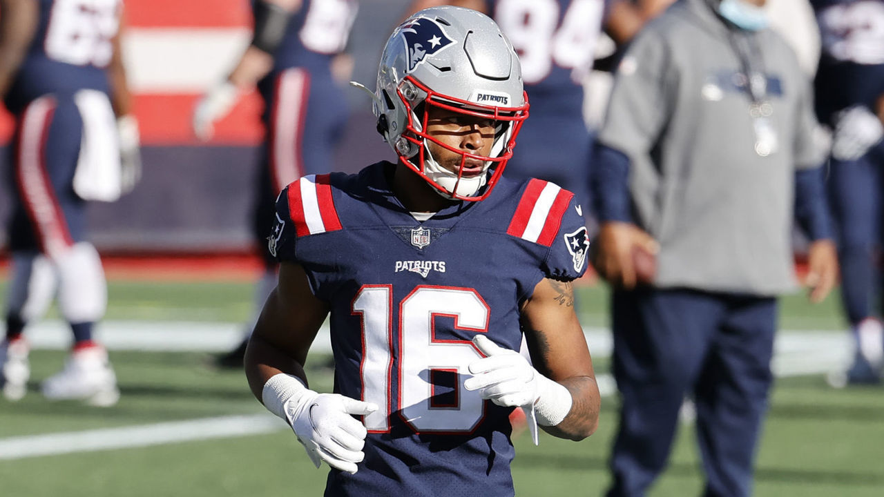 FOXBOROUGH, MA - NOVEMBER 29: New England Patriots wide receiver Jakobi Meyers (16) in warm up before a game between the New England Patriots and the Arizona Cardinals on November 29, 2020, at Gillette Stadium in Foxborough, Massachusetts.