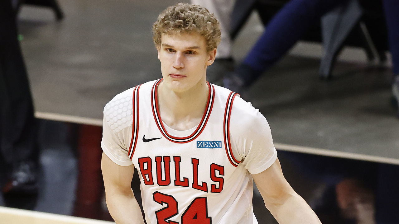 MIAMI, FLORIDA - APRIL 26: Lauri Markkanen #24 of the Chicago Bulls in action against the Miami Heat during the first quarter at American Airlines Arena on April 26, 2021 in Miami, Florida.