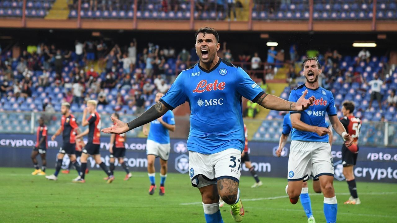 GENOA, ITALY - AUGUST 29: Andrea Petagna of Napoli celebrates after scoring the first goal of Napoli during the Serie A match between Genoa CFC and SSC Napoli at Stadio Luigi Ferraris on August 29, 2021 in Genoa, Italy.