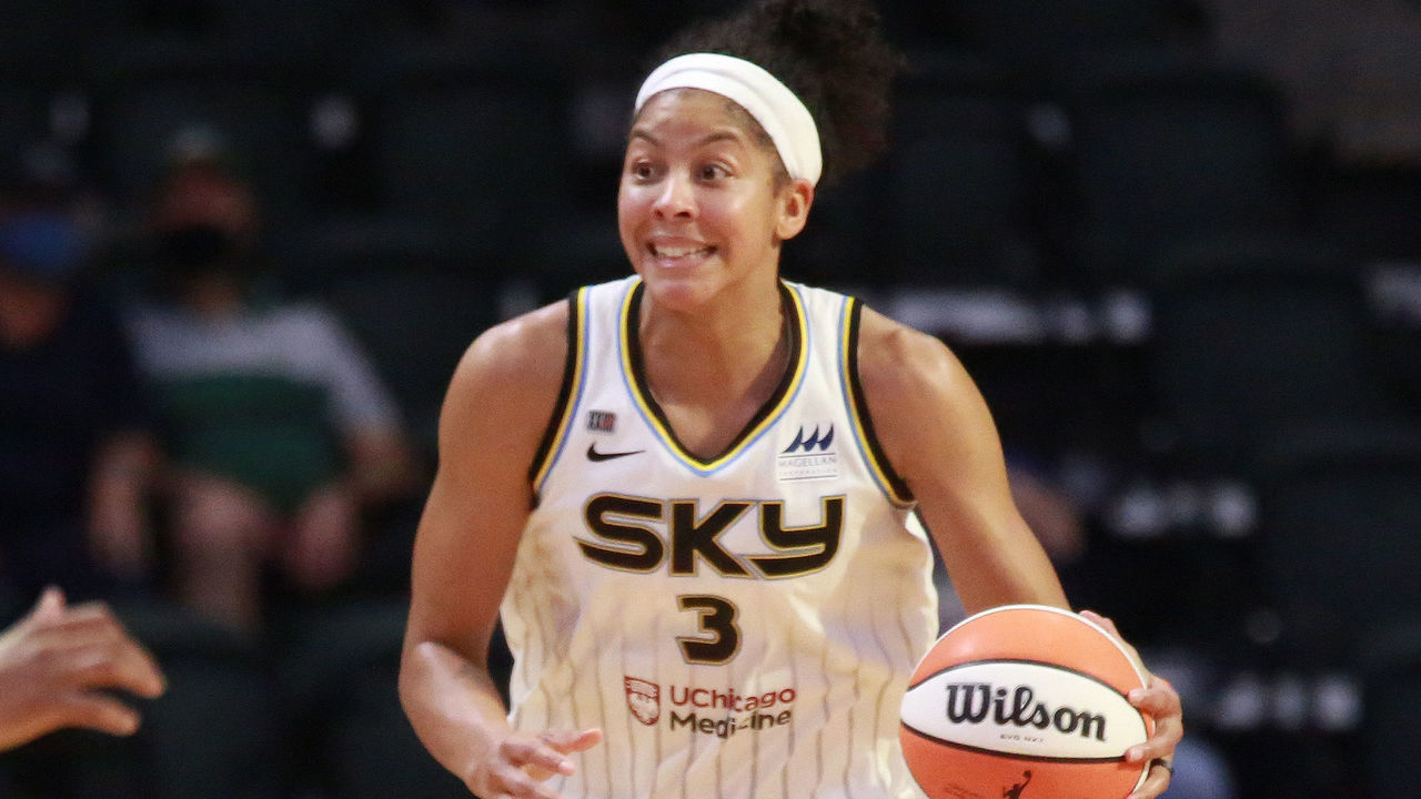 EVERETT, WA - AUGUST 29: Candace Parker #3 of the Chicago Sky dribbles the ball during the game against the Seattle Storm on August 29, 2021 at the Angel of the Winds Arena, in Everett, Washington. Mandatory Copyright Notice: Copyright 2019 NBAE