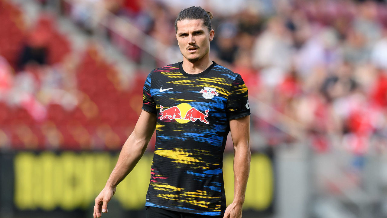 MAINZ, GERMANY - AUGUST 15: (BILD ZEITUNG OUT) Marcel Sabitzer of RasenBallsport Leipzig looks on during the Bundesliga match between 1. FSV Mainz 05 and RB Leipzig at Opel Arena on August 14, 2021 in Mainz, Germany.
