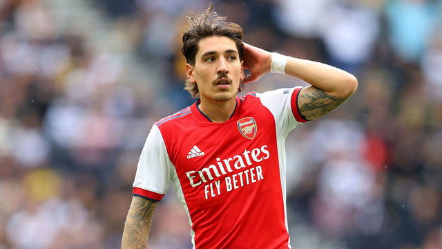 LONDON, ENGLAND - AUGUST 08: Hector Bellerin of Arsenal during the Pre-season friendly between Tottenham Hotspur and Arsenal at Tottenham Hotspur Stadium on August 08, 2021 in London, England.