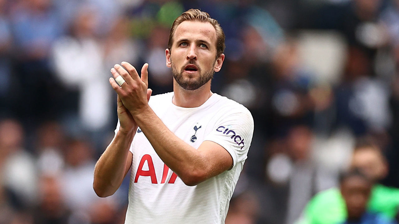 LONDON, ENGLAND - AUGUST 29: Harry Kane of Tottenham Hotspur interacts with the crowd following the Premier League match between Tottenham Hotspur and Watford at Tottenham Hotspur Stadium on August 29, 2021 in London, England.