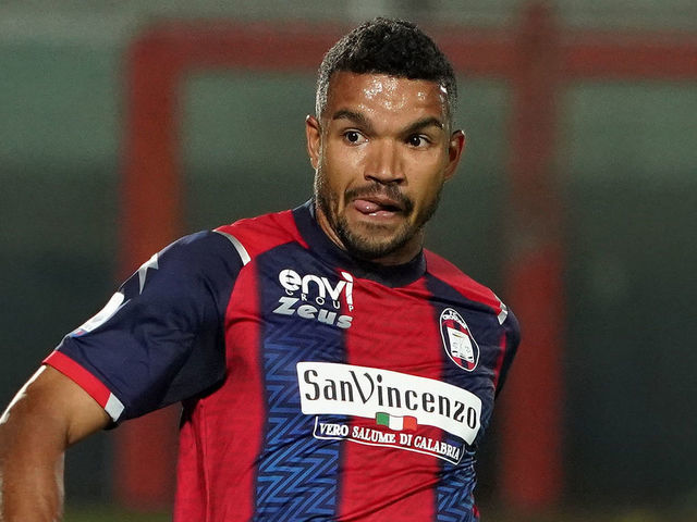 Former delivery man Messias signs for AC Milan | theScore.com