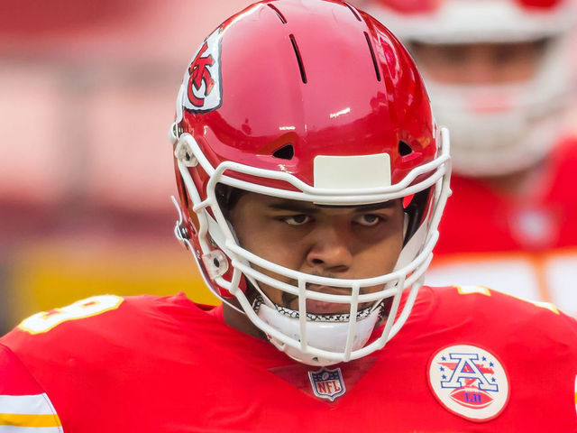 Chiefs trade OL Durant to Patriots for 7th-round 2022 pick