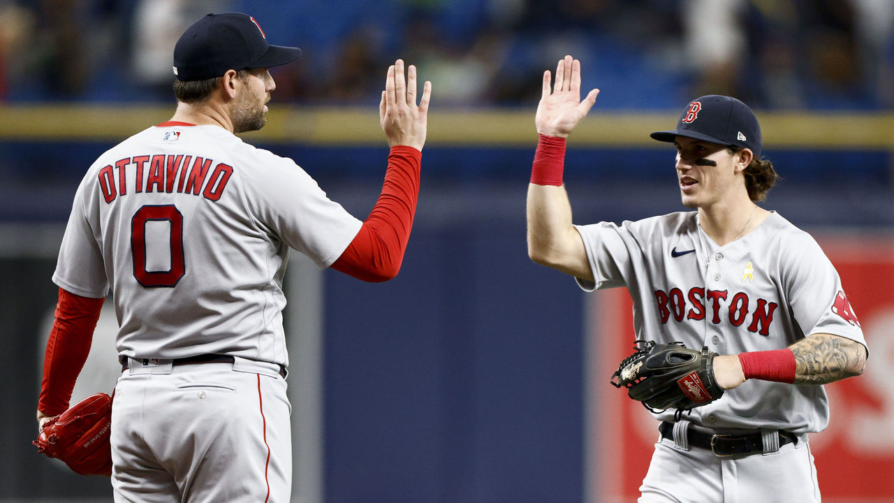 Jarren Duran's wild day in center field costs Red Sox in 13-5 loss