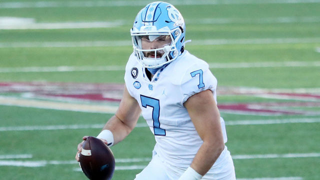 CHESTNUT HILL, MASSACHUSETTS - OCTOBER 03: Sam Howell #7 of the North Carolina Tar Heels runs with the ball against the Boston College Eagles at Alumni Stadium on October 03, 2020 in Chestnut Hill, Massachusetts.