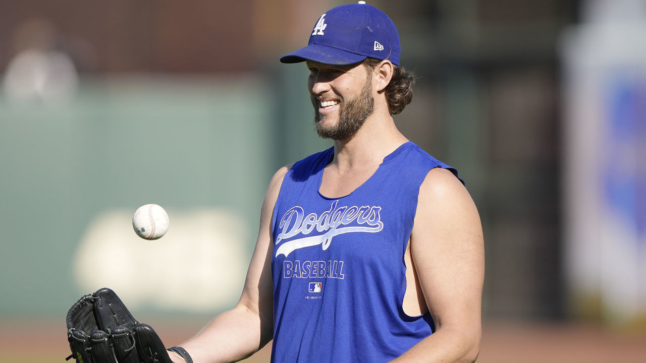 SAN FRANCISCO, CALIFORNIA - SEPTEMBER 03: Clayton Kershaw #22 of the Los Angeles Dodgers standing on the field looking on during batting practice prior to the start of the game against the San Francisco Giants at Oracle Park on September 03, 2021 in San Francisco, California.