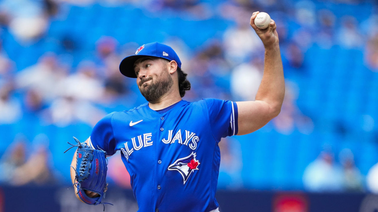 TORONTO, ONTARIO - SEPTEMBER 5: Robbie Ray #38 of the Toronto Blue Jays pitches to the Oakland Athletics in the first inning during their MLB game at the Rogers Centre on September 5, 2021 in Toronto, Ontario, Canada.