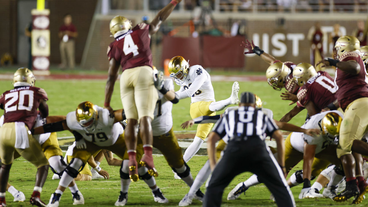 TALLAHASSEE, FL - SEPTEMBER 05: Notre Dame Fighting Irish place kicker Jonathan Doerer (39) kicks a 48-yard field goal during the game between the Notre Dame Fighting Irish and the Florida State Seminoles on September 5, 2021 at Bobby Bowden Field at Doak Campbell Stadium in Tallahassee, Fl.