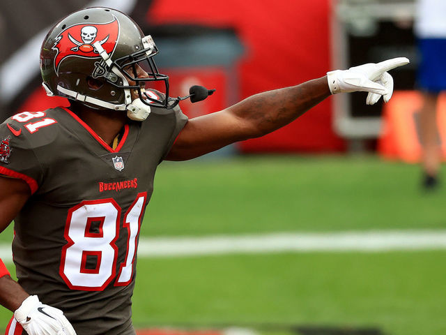 Antonio Brown expected to rejoin Tampa Bay Buccaneers on Monday after  suspension for violating COVID-19 protocols ends