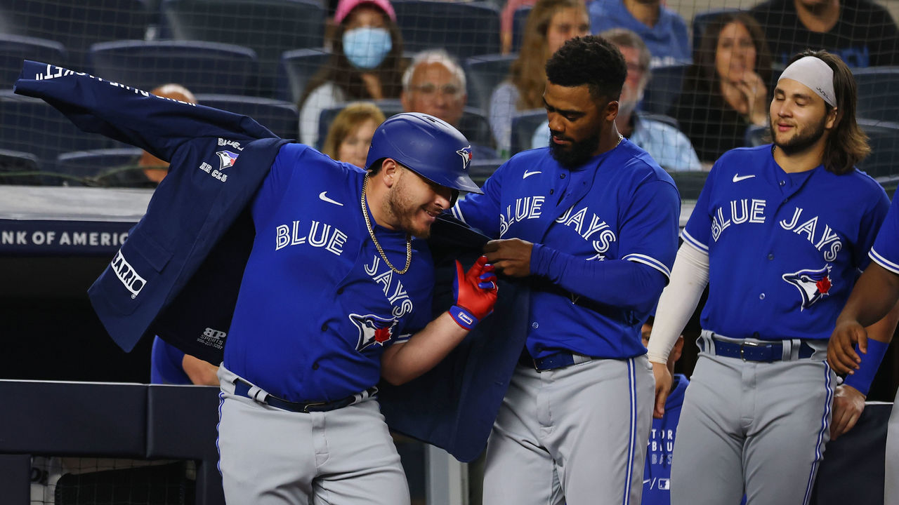 Alejandro Kirk powers Blue Jays past skidding Yankees - The Globe and Mail