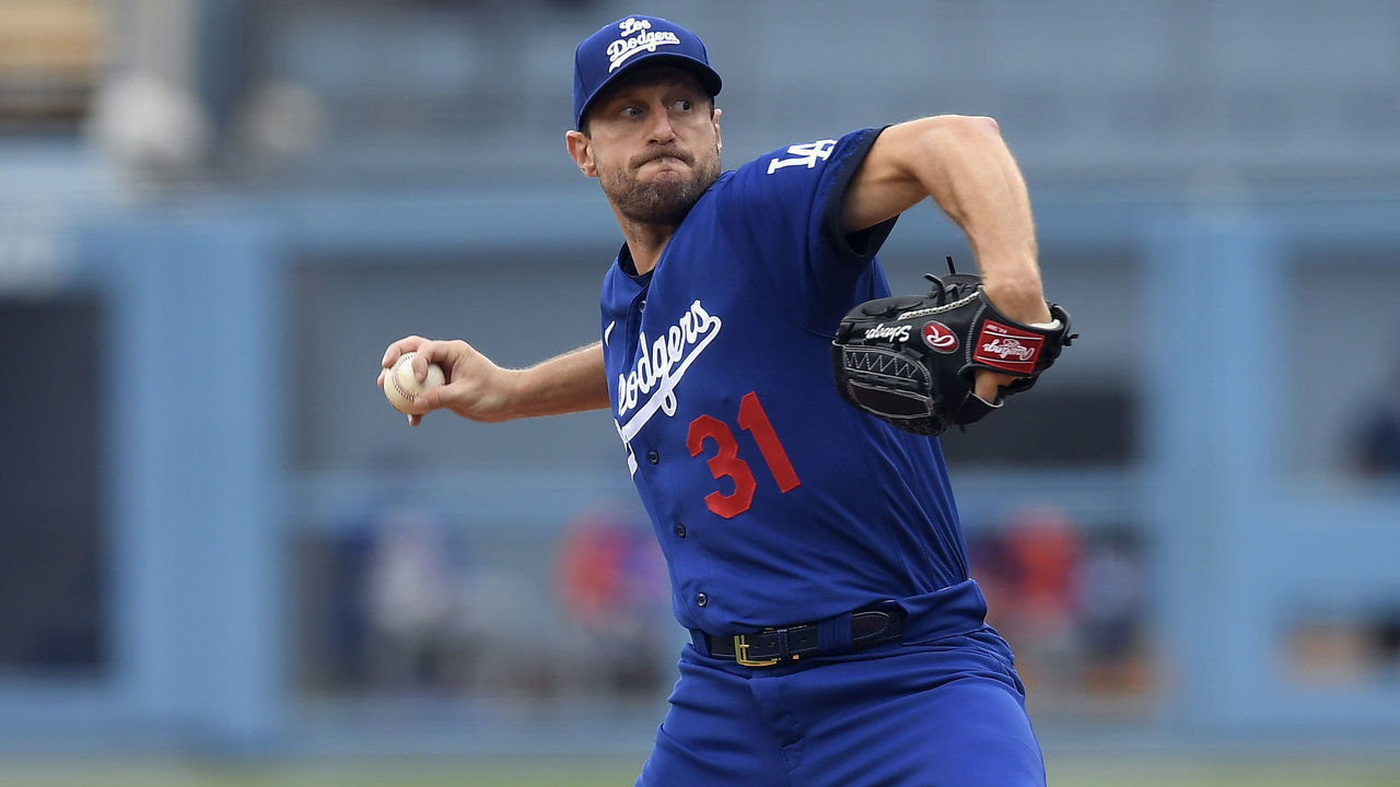 LOS ANGELES, CA - AUGUST 21: Starting pitcher Max Scherzer #31 of the Los Angeles Dodgers throws a pitch against the New York Mets during the first inning at Dodger Stadium on August 21, 2021 in Los Angeles, California.