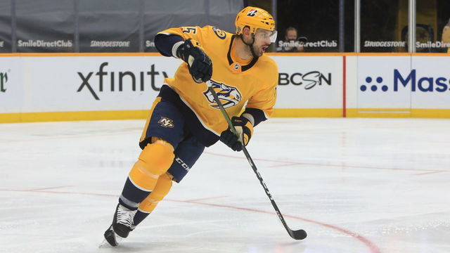 NASHVILLE, TN - JANUARY 27: Nashville Predators right wing Brad Richardson (15) is shown during the NHL game between the Nashville Predators and Chicago Blackhawks, held on January 27, 2021, at Bridgestone Arena in Nashville, Tennessee.