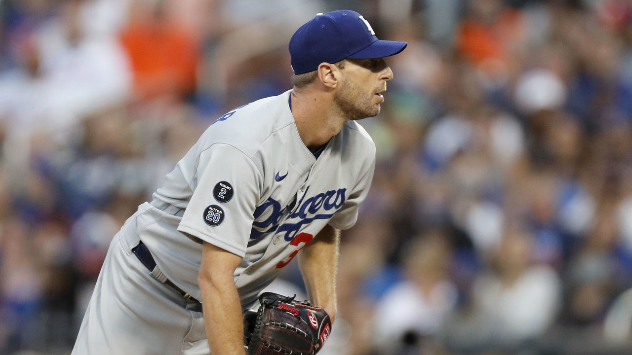 NEW YORK, NEW YORK - AUGUST 15: Max Scherzer #31 of the Los Angeles Dodgers in action against the New York Mets at Citi Field on August 15, 2021 in New York City. The Dodgers defeated the Mets 14-4.