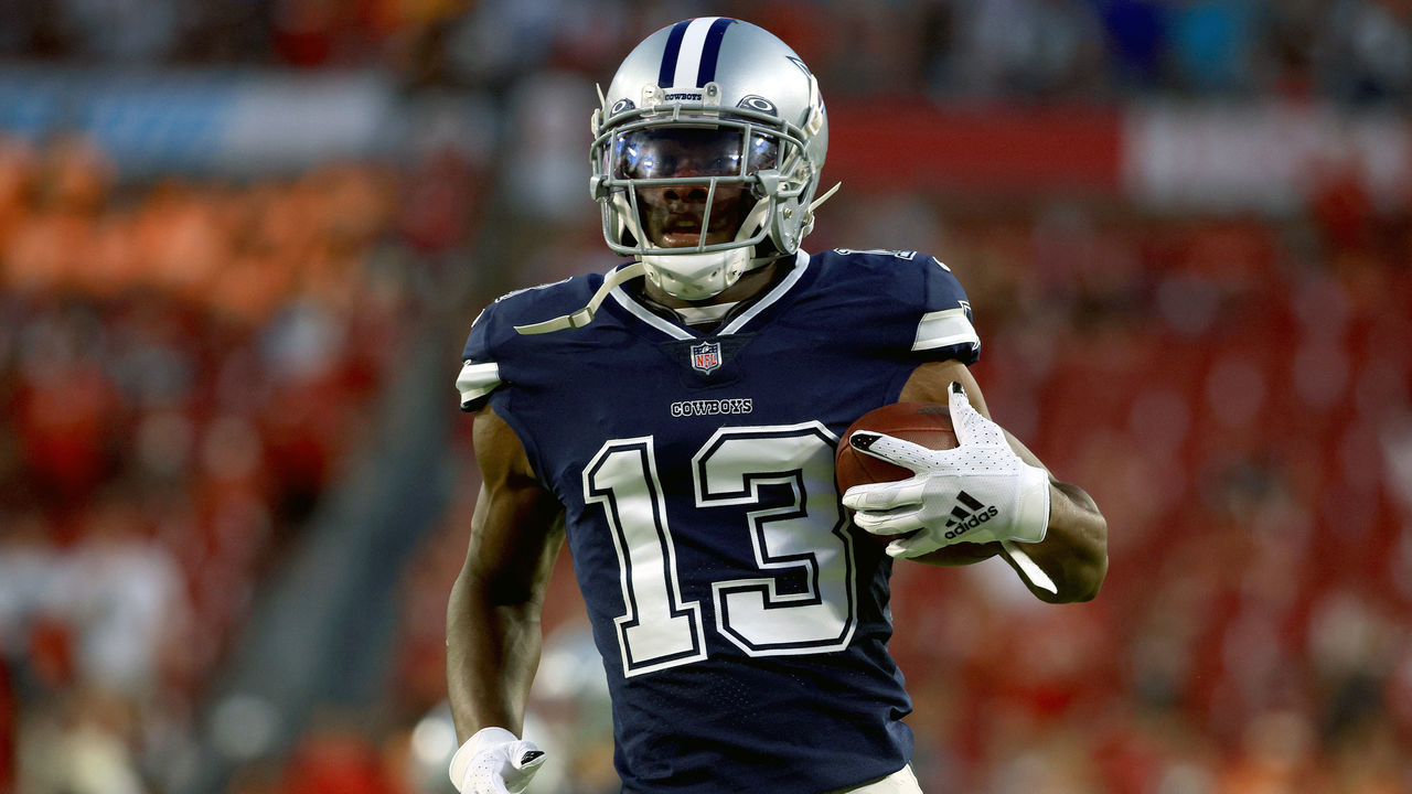 TAMPA, FLORIDA - SEPTEMBER 09: Michael Gallup #13 of the Dallas Cowboys warms up before the game against the Tampa Bay Buccaneers at Raymond James Stadium on September 09, 2021 in Tampa, Florida.