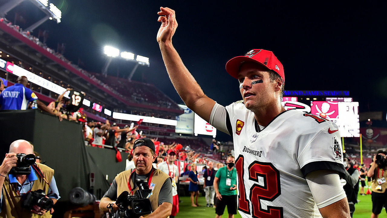 TAMPA, FLORIDA - SEPTEMBER 09: Tom Brady #12 of the Tampa Bay Buccaneers waves to fans after defeating the Dallas Cowboys 31-29 at Raymond James Stadium on September 09, 2021 in Tampa, Florida.