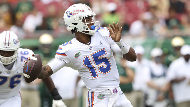 TAMPA, FL - SEPTEMBER 11: Florida Gators quarterback Anthony Richardson (15) delivers a pass during the college football game between the Florida Gators and South Florida Bulls on September 11, 2021 at Raymond James Stadium in Tampa, FL.