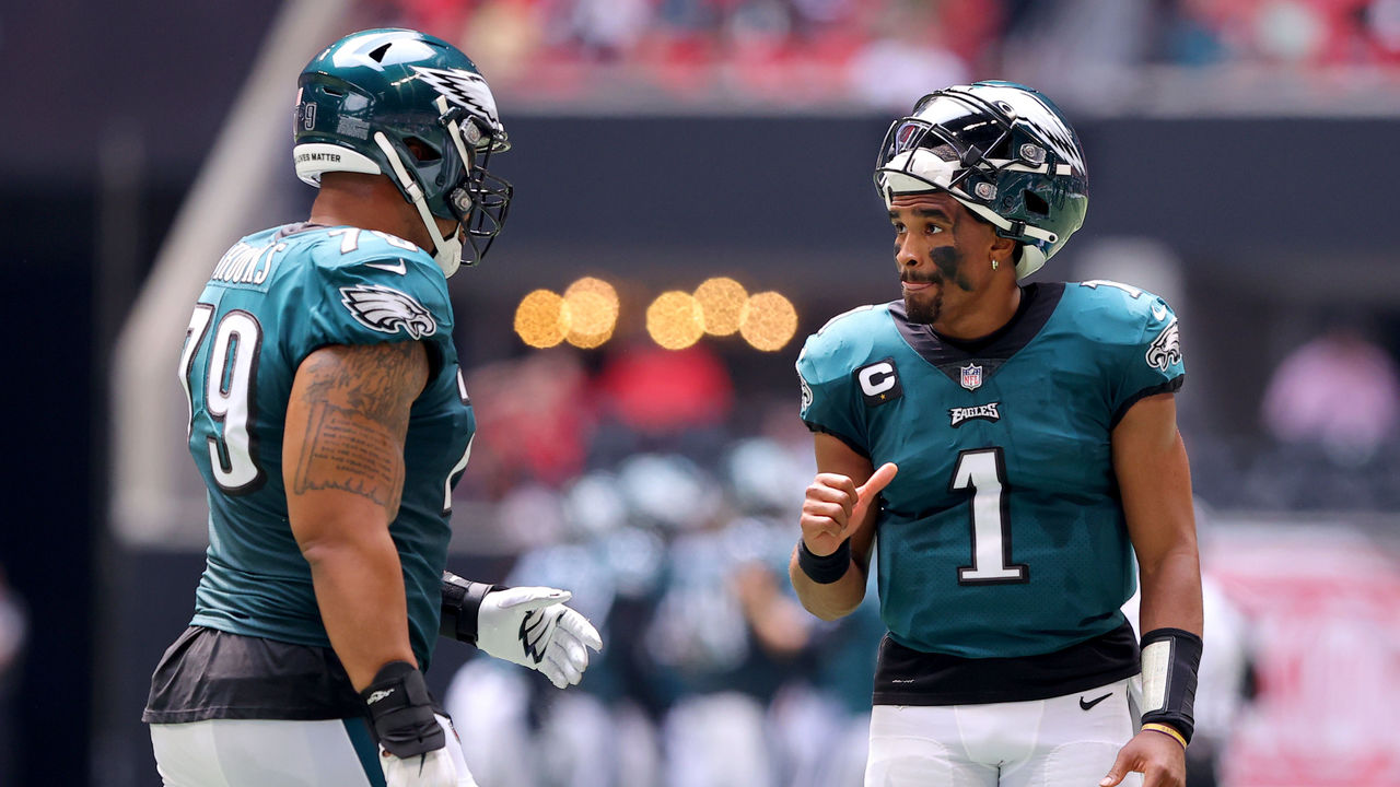 Hurts 3 TD passes, Smith scores, Eagles rout Falcons 32-6 - 6abc