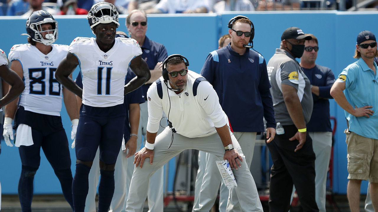 NASHVILLE, TENNESSEE - SEPTEMBER 12: Head coach Mike Vrabel of the Tennessee Titans looks on during the game against the Arizona Cardinals at Nissan Stadium on September 12, 2021 in Nashville, Tennessee.