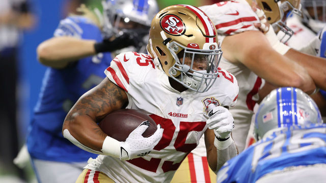 DETROIT, MICHIGAN - SEPTEMBER 12: Elijah Mitchell #25 of the San Francisco 49ers runs with the ball against the Detroit Lions during the second quarter at Ford Field on September 12, 2021 in Detroit, Michigan.