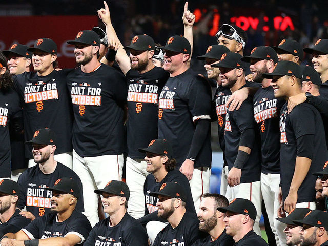 Giants become first team to clinch spot in 2021 MLB postseason