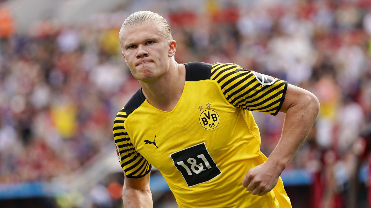 LEVERKUSEN, GERMANY - September 11: (BILD ZEITUNG OUT) Erling Haaland of Borussia Dortmund celebrates after scoring his team's fourth goal during the Bundesliga match between Bayer 04 Leverkusen and Borussia Dortmund at BayArena on September 11, 2021 in Leverkusen, Germany.