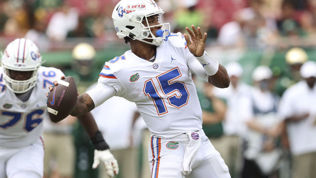 TAMPA, FL - SEPTEMBER 11: Florida Gators quarterback Anthony Richardson (15) delivers a pass during the college football game between the Florida Gators and South Florida Bulls on September 11, 2021 at Raymond James Stadium in Tampa, FL.