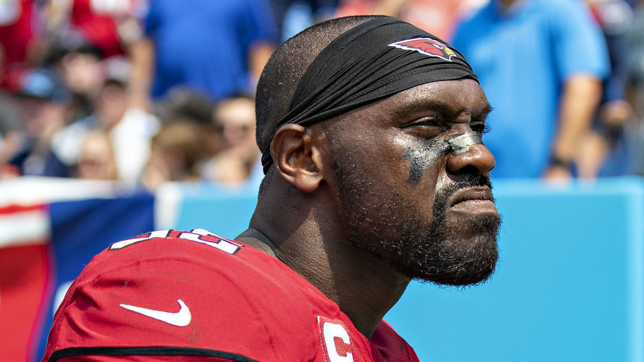 NASHVILLE, TENNESSEE - SEPTEMBER 12: Chandler Jones #55 of the Arizona Cardinals celebrates after sacking the quarterback during the game against the Tennessee Titans at Nissan Stadium on September 12, 2021 in Nashville, Tennessee. The Cardinals defeated the Titans 38-13.