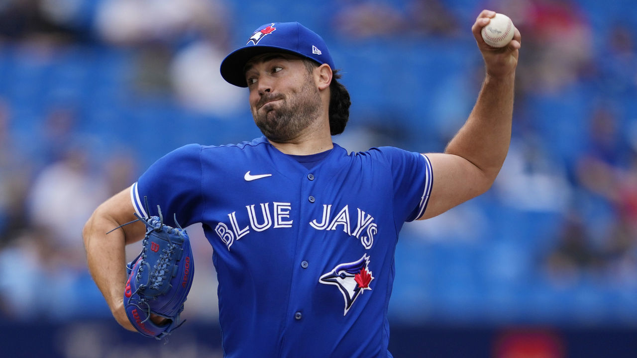 TORONTO, ONTARIO - SEPTEMBER 15: Robbie Ray #38 of the Toronto Blue Jays pitches in the second inning against the Tampa Bay Rays during their MLB game at the Rogers Centre on September 15, 2021 in Toronto, Ontario, Canada.