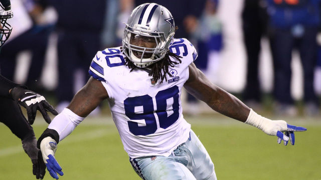 PHILADELPHIA, PA - NOVEMBER 01: Dallas Cowboys Defensive End DeMarcus Lawrence (90) rushes against Philadelphia Eagles Offensive Tackle Jordan Mailata (68) in the second half during the game between the Dallas Cowboys and Philadelphia Eagles on November 01, 2020 at Lincoln Financial Field in Philadelphia, PA.
