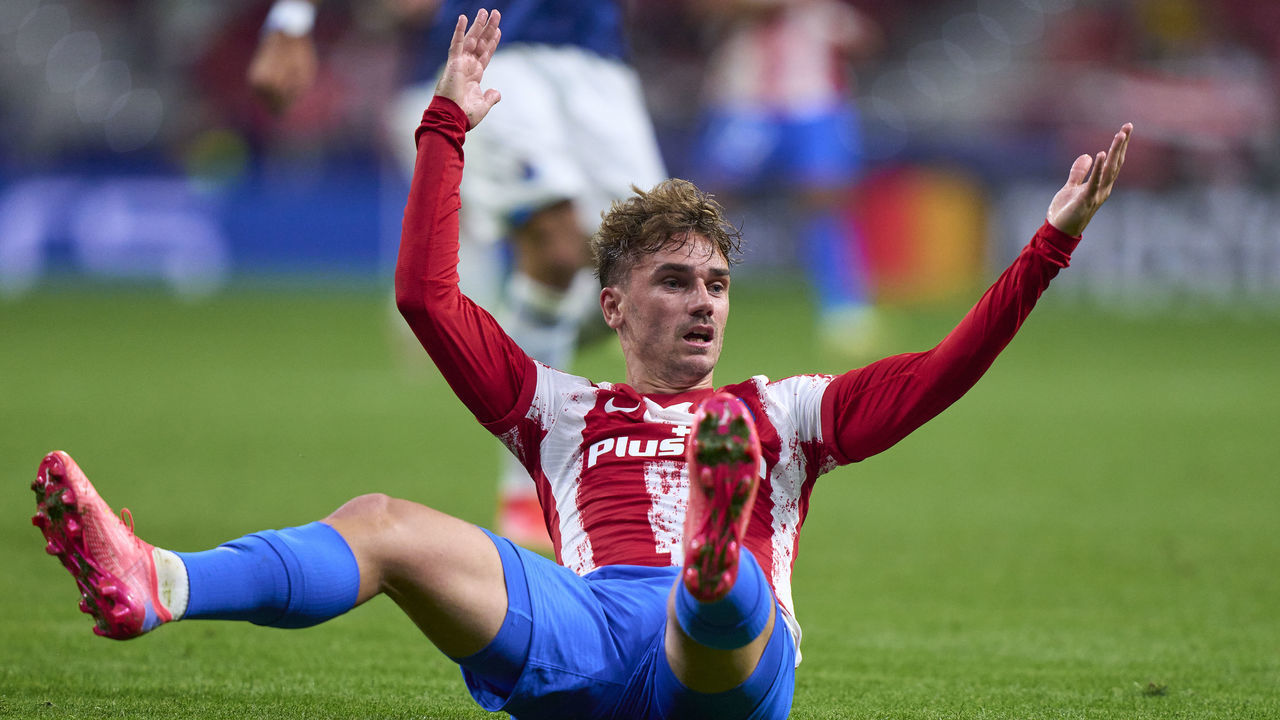 MADRID, SPAIN - SEPTEMBER 15: Antoine Griezmann of Atletico Madrid reacts during the UEFA Champions League group B match between Atletico Madrid and FC Porto at Wanda Metropolitano on September 15, 2021 in Madrid, Spain.