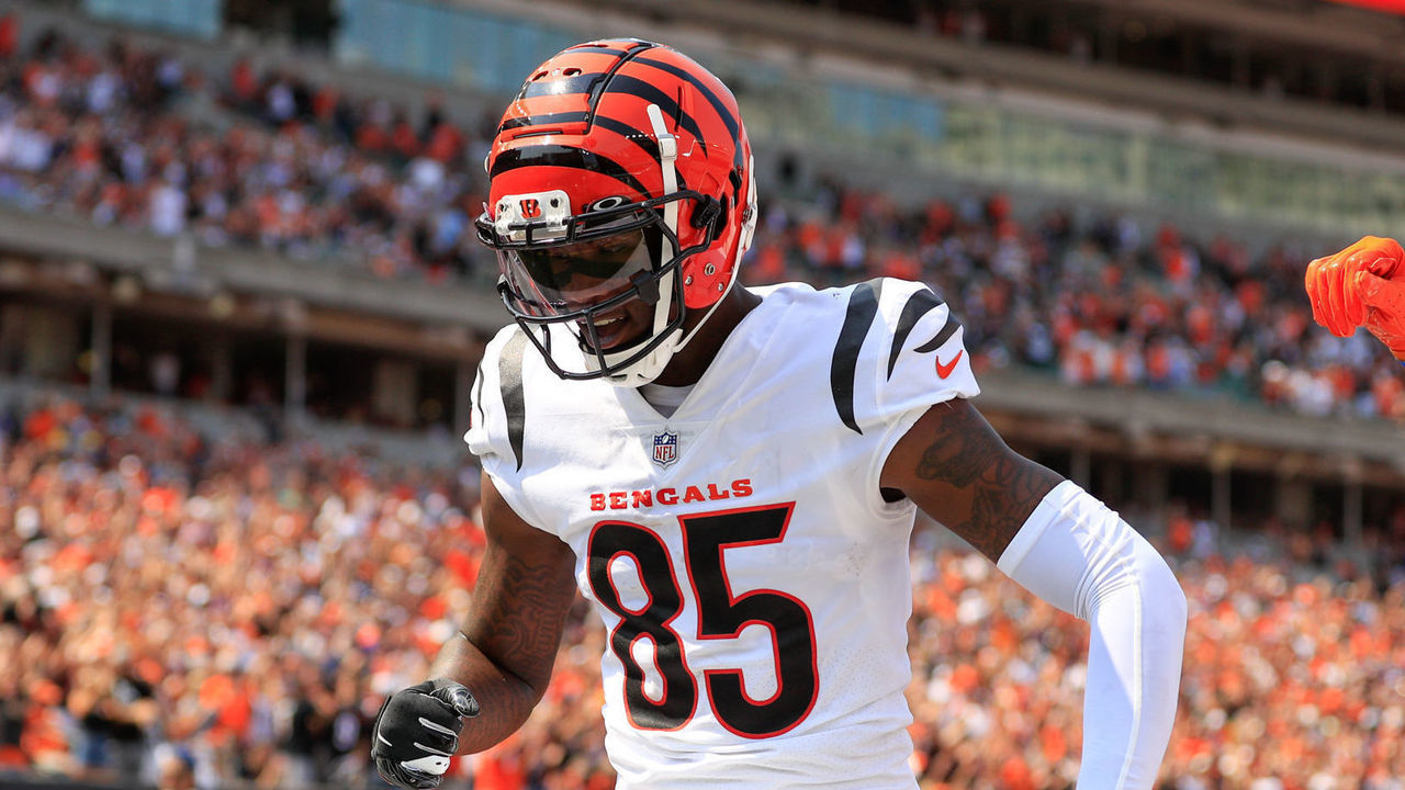 CINCINNATI, OH - SEPTEMBER 12: Cincinnati Bengals wide receiver Tee Higgins (85) celebrates after scoring a touchdown during the game against the Minnesota Vikings and the Cincinnati Bengals on September 12, 2021, at Paul Brown Stadium in Cincinnati, OH.