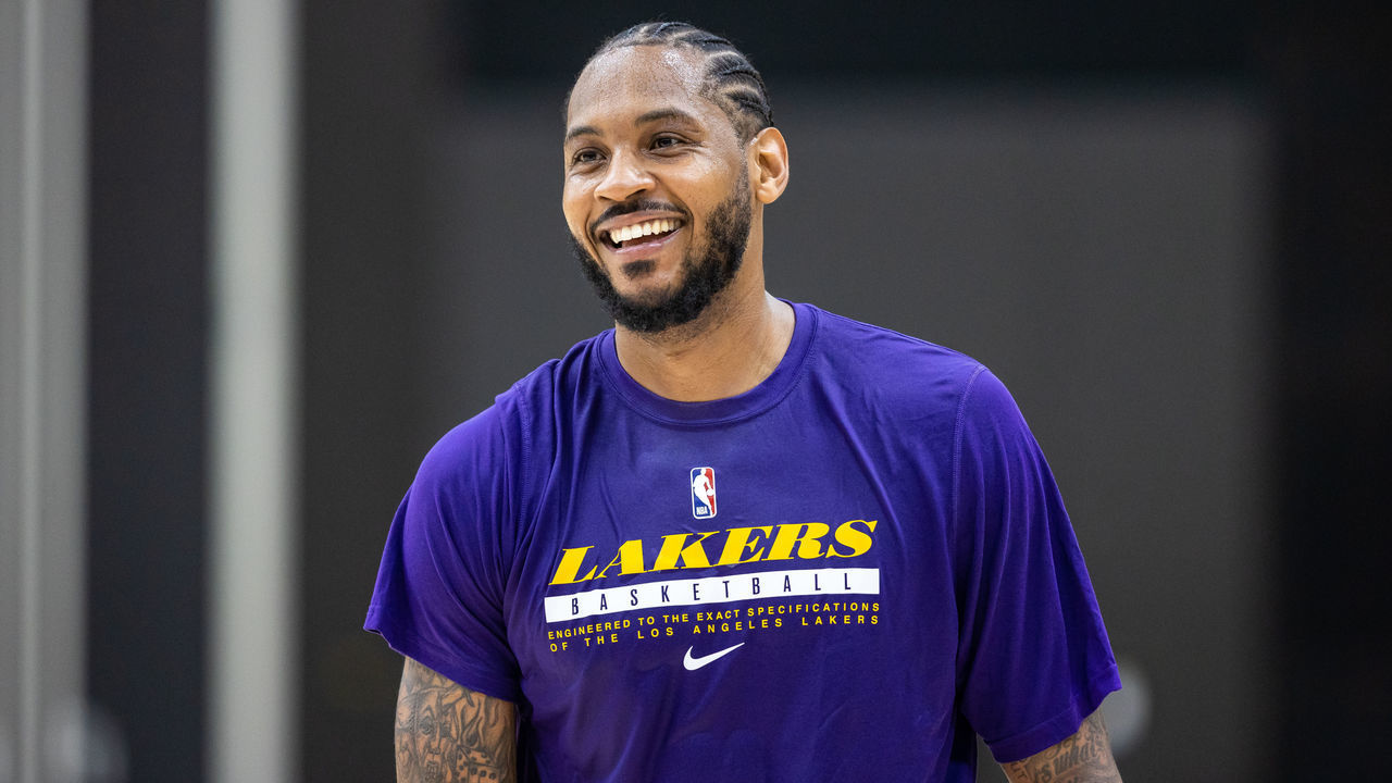 EL SEGUNDO, CA - AUGUST 30: Carmelo Anthony #00 of the Los Angeles Lakers smiles during practice on August 30, 2021 at UCLA Health Training Center in El Segundo, California. NOTE TO USER: User expressly acknowledges and agrees that, by downloading and/or using this Photograph, user is consenting to the terms and conditions of the Getty Images License Agreement. Mandatory Copyright Notice: Copyright 2021 NBAE