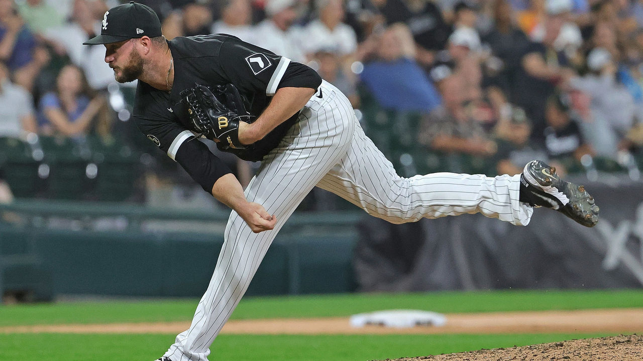 CHICAGO, ILLINOIS - SEPTEMBER 14: Mike Wright Jr. #48 of the Chicago White Sox pitches against the Los Angeles Angels at Guaranteed Rate Field on September 14, 2021 in Chicago, Illinois.
