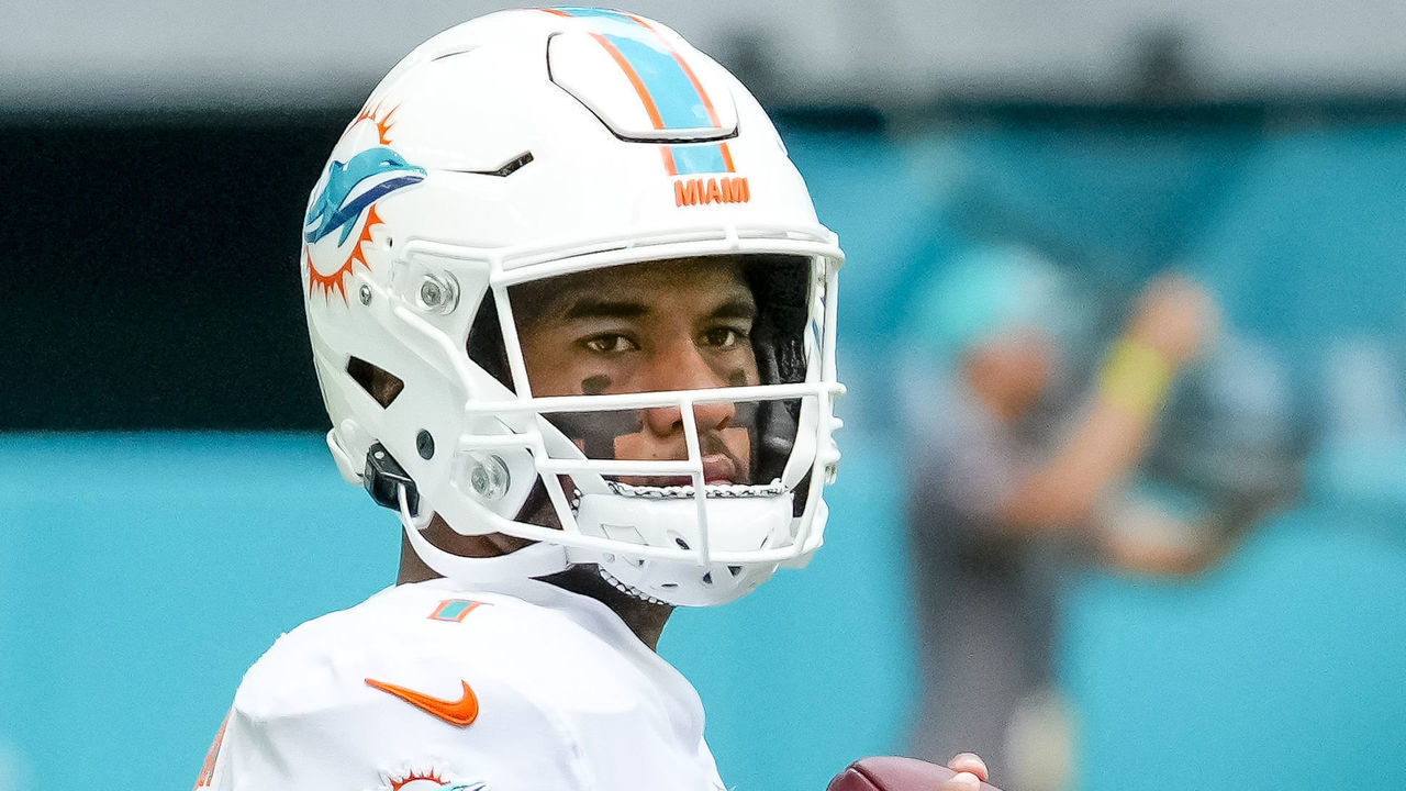 MIAMI GARDENS, FL - SEPTEMBER 19: Miami Dolphins quarterback Tua Tagovailoa (1) before the NFL Football match between the Miami Dolphins and Buffalo Bills on September 19th, 2021 at Hard Rock Stadium in Miami, FL.