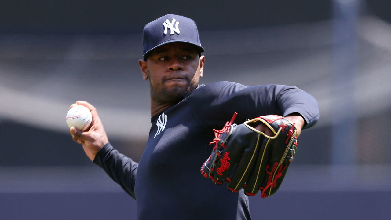 NEW YORK, NY - JUNE 19: Pitcher Luis Severino #40 of the New York Yankees throws in the outfield before a game against the Oakland Athletics at Yankee Stadium on June 19, 2021 in New York City.