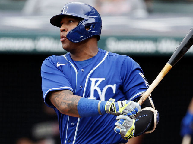 Salvador Perez sets single-season home run record for MLB catchers