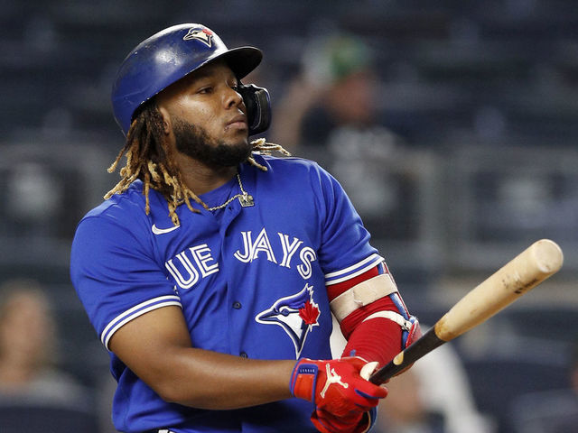 Vladimir Guerrero Jr., wins Tip O'Neill Award as top Canadian player for  2021