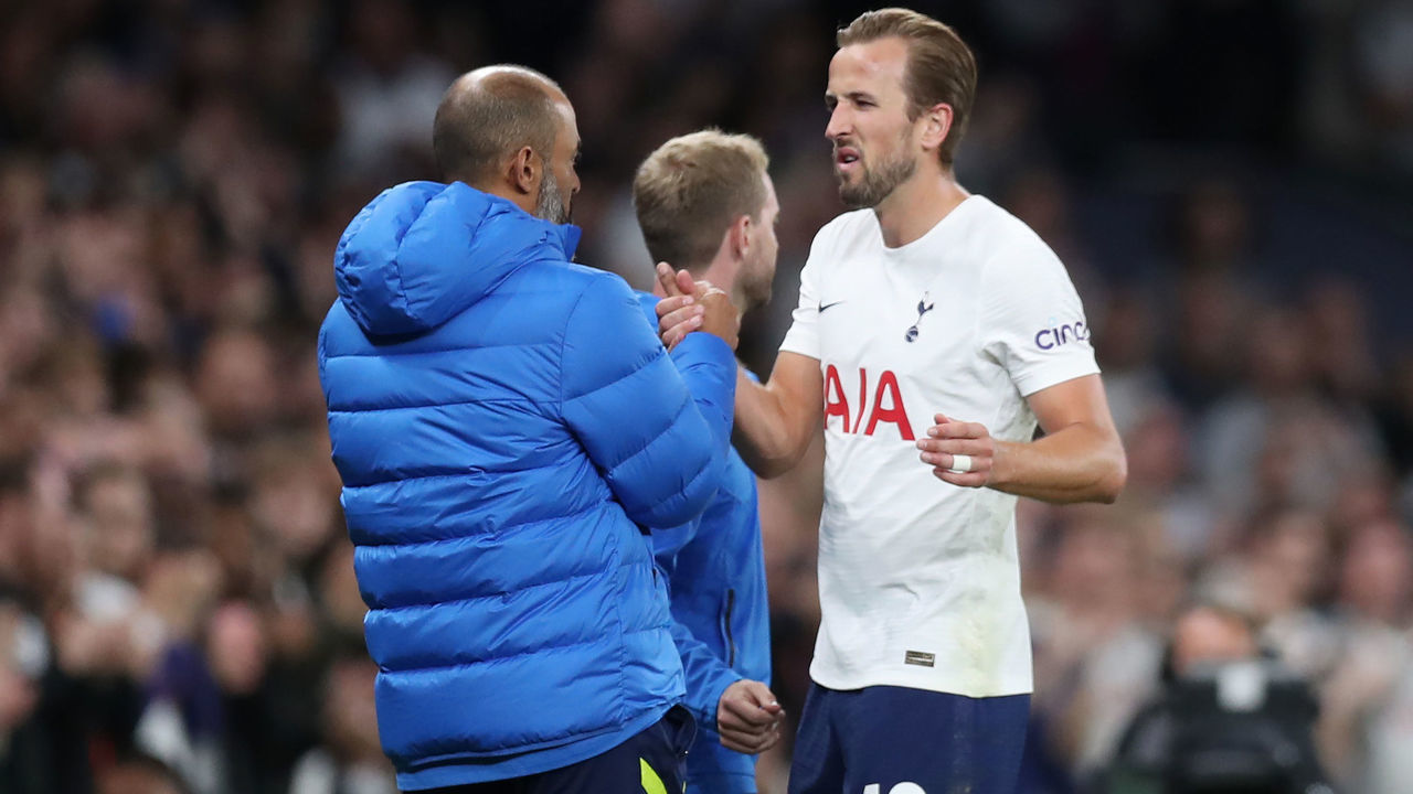LONDON, ENGLAND - AUGUST 26: Nuno Espirito Santo, manager of Tottenham Hotspur interacts with Harry Kane as he is substituted during the UEFA Conference League Play-Offs Leg Two match between Tottenham Hotspur and Pacos de Ferreira at on August 26, 2021 in London, England.