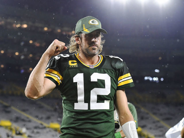 Rodgers growing hair out for Halloween costume