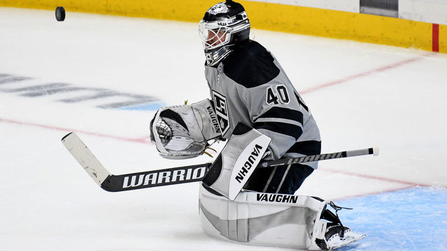 LOS ANGELES, CA - APRIL 24: Los Angeles Kings Goalie Cal Petersen (40) makes a save on a shot during an NHL game between the Arizona Coyotes and the Los Angele Kings on April 24, 2021, at the Staples Center in Los Angeles, CA.