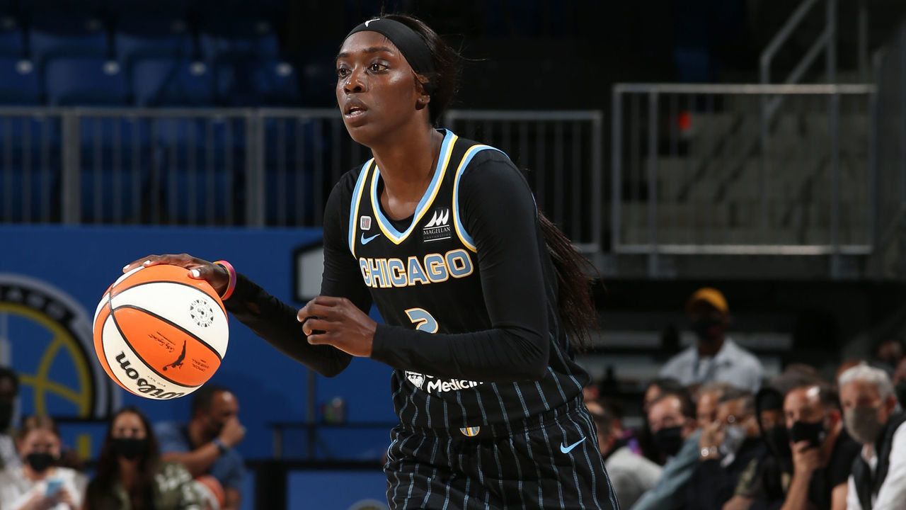 CHICAGO, IL - SEPTEMBER 23: Kahleah Copper #2 of the Chicago Sky drives to the basket during the game against the Dallas Wings during the 2021 WNBA Playoffs on September 23, 2021 at Wintrust Arena in Chicago, Illinois. Mandatory Copyright Notice: Copyright 2021 NBAE