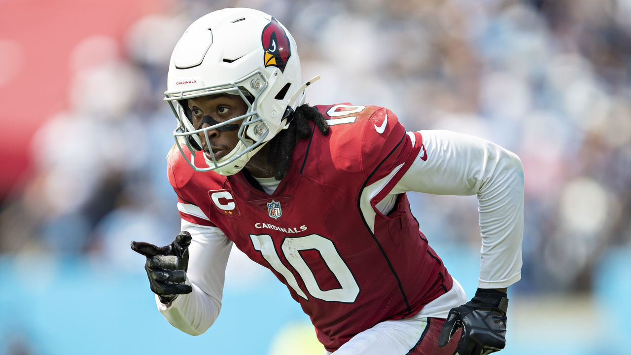 NASHVILLE, TENNESSEE - SEPTEMBER 12: DeAndre Hopkins #10 of the Arizona Cardinals runs his route during the game agains the Tennessee Titans at Nissan Stadium on September 12, 2021 in Nashville, Tennessee. The Cardinals defeated the Titans 38-13.