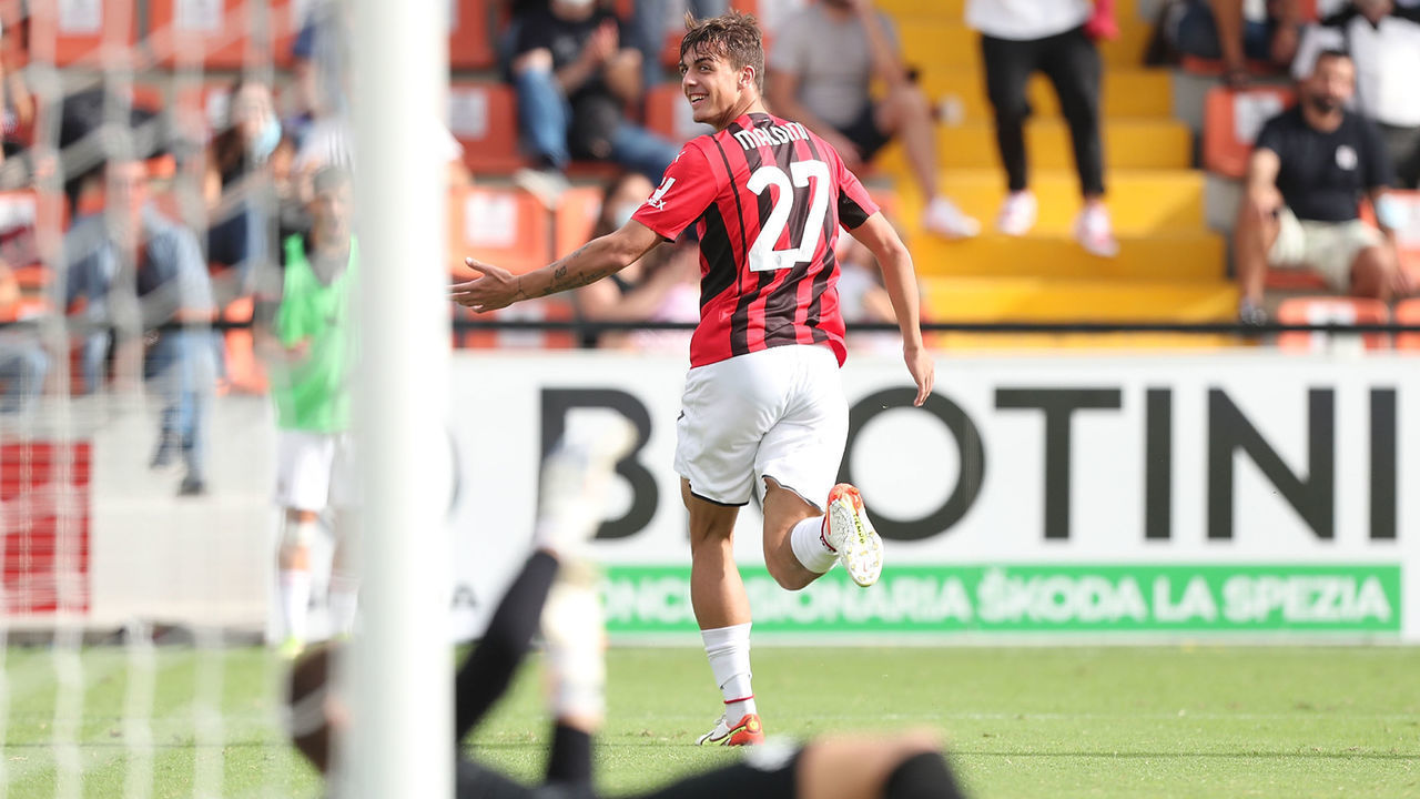 LA SPEZIA, ITALY - SEPTEMBER 25: Daniel Maldini of AC Milan celebrates after scoring a goal during the Serie A match between Spezia Calcio and AC Milan at Stadio Alberto Picco on September 25, 2021 in La Spezia, Italy.