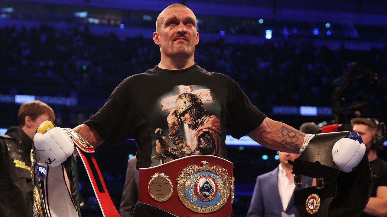 LONDON, ENGLAND - SEPTEMBER 25: Oleksandr Usyk celebrates after being crowned the new World Champion following the Heavyweight Title Fight between Anthony Joshua and Oleksandr Usyk at Tottenham Hotspur Stadium on September 25, 2021 in London, England.